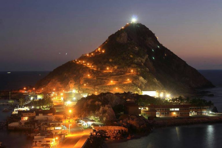 El Faro De Mazatlán - El Faro Natural Más Alto De México