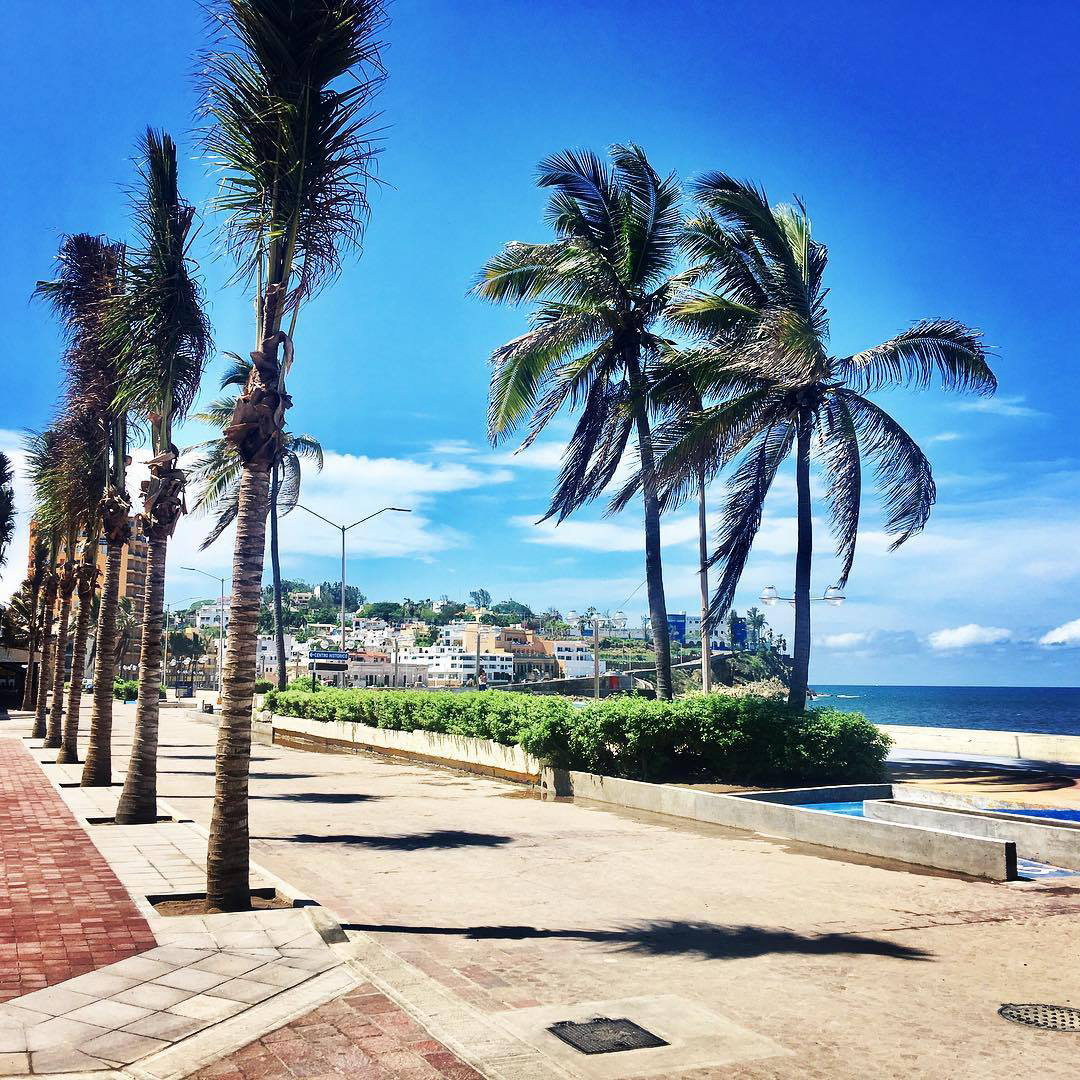 olas-altas-peatonal-mazatlan