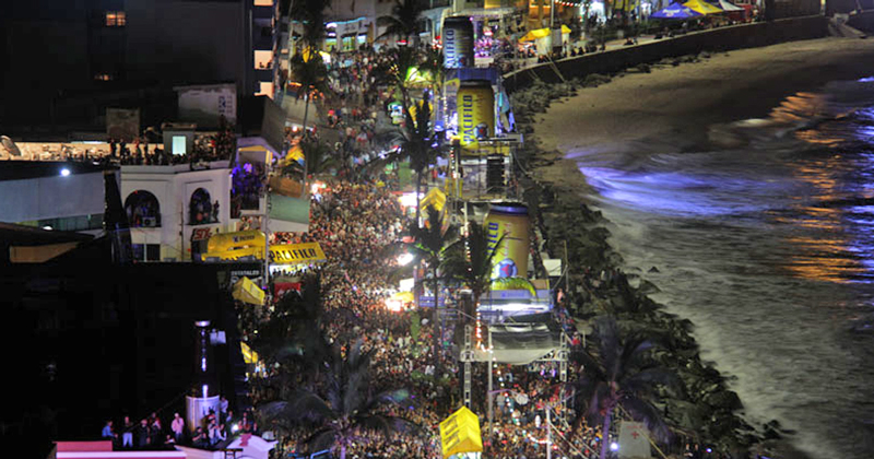 El carnaval de Mazatlán podría suspenderse si no bajan los contagios