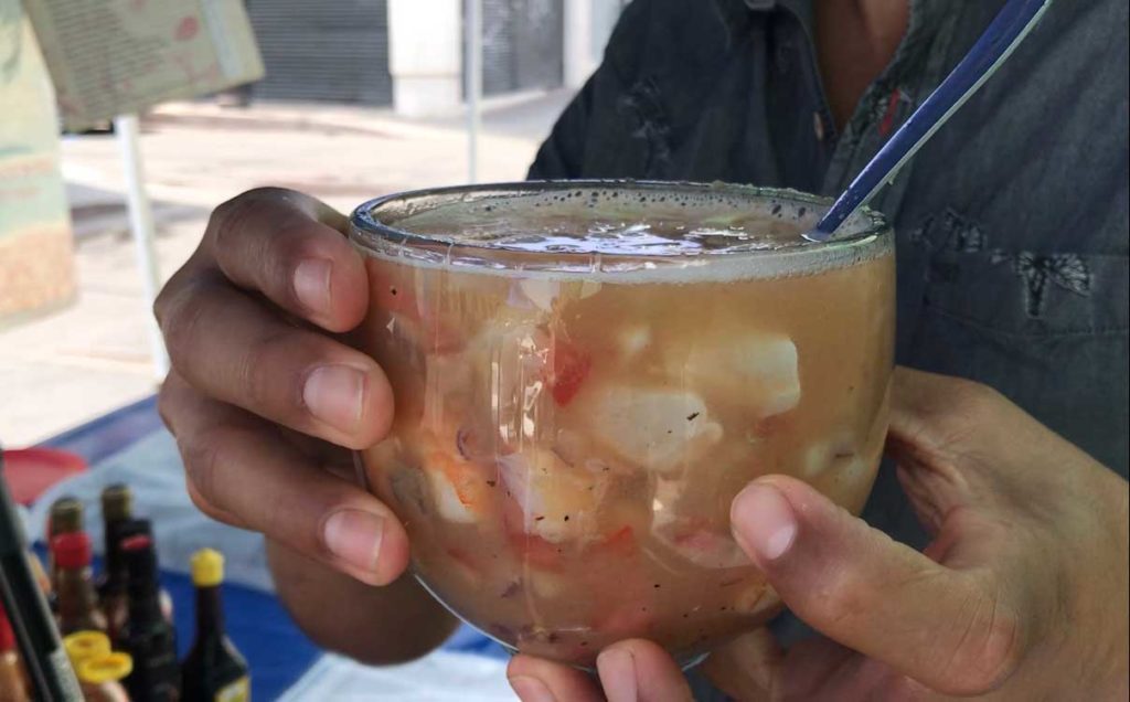 Mariscos Rentería “Los Liguillas” – Carreta de mariscos con tradición