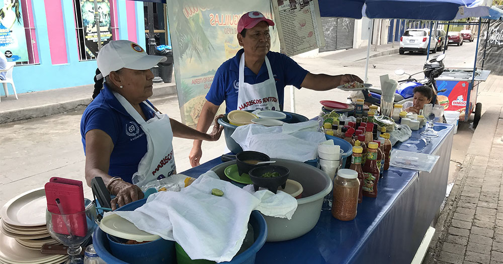 Mariscos Rentería “Los Liguillas” – Carreta de mariscos con tradición