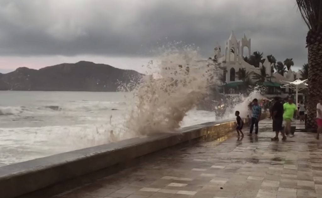 Temporada De Huracanes En Mazatlan Y El Pacifico