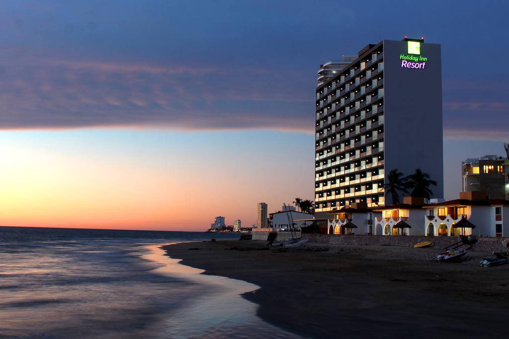 Abren hoteles en Mazatlán para personas con actividades esenciales