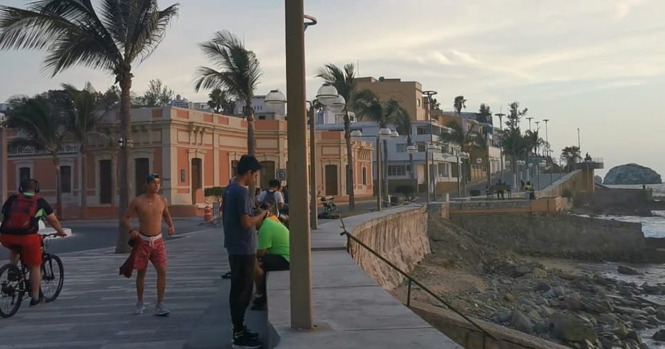 Ya se permite circular por el Malecón de Mazatlán