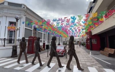 Monumento a Los Beatles en el Callejón Liverpool en Mazatlán